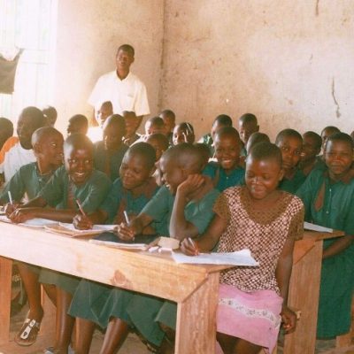 1202 de nieuwe schoolbanken in gebruik